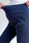 Elegantne nosečniške hlače Charlotte - oprijet kroj - temno modre